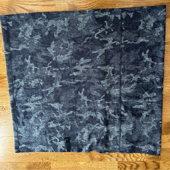 Lululemon🍋 Vinyasa Scarf Foulard Vinyasa Incognito Camo Multi Grey - Picture 5 of 14